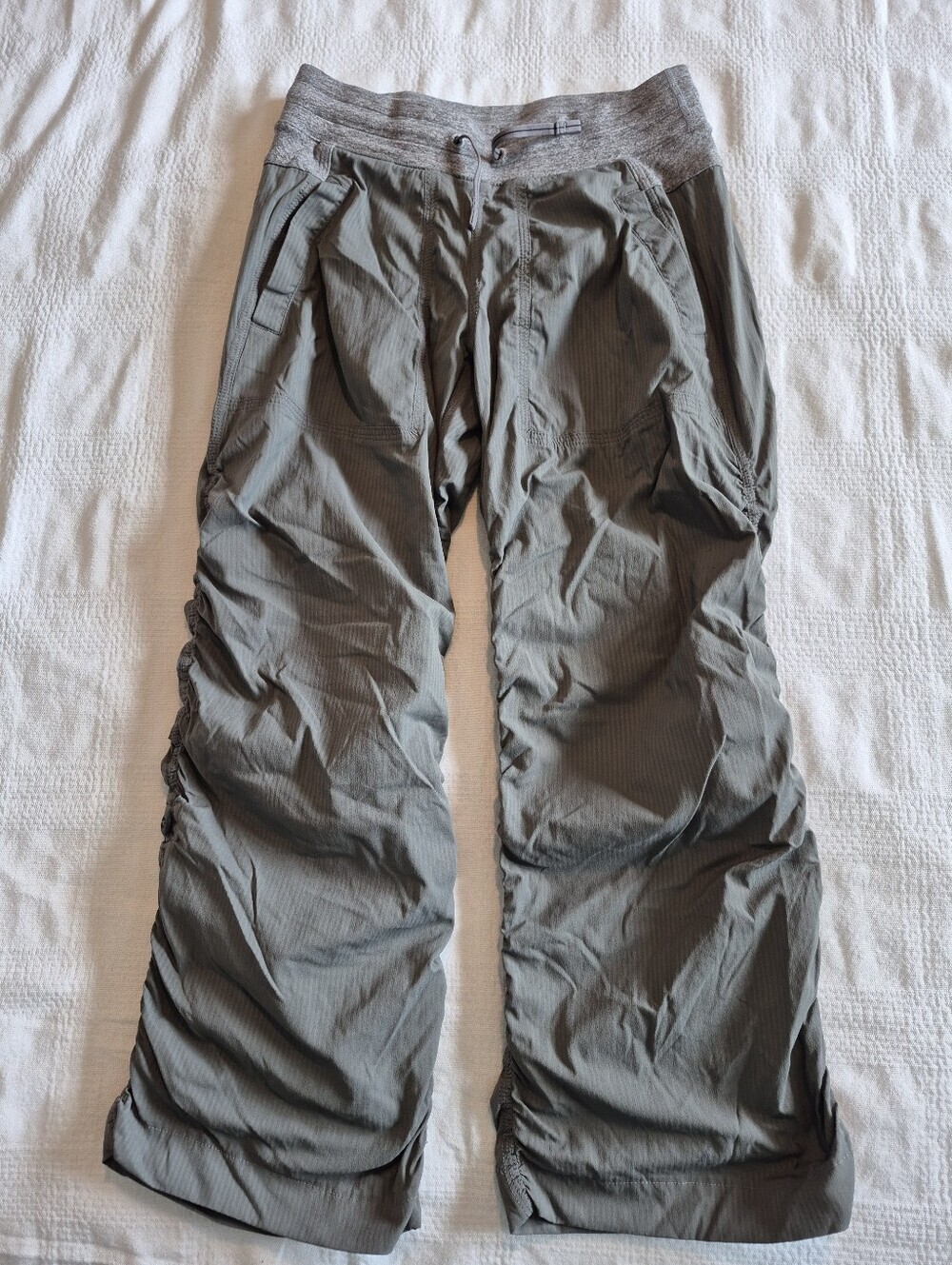 Ivivva girls size 10 gray ruched side pants, not lined, has pockets EUC